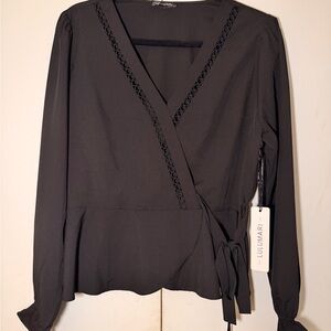 Lulumari Elegant Black V-Neck Blouse